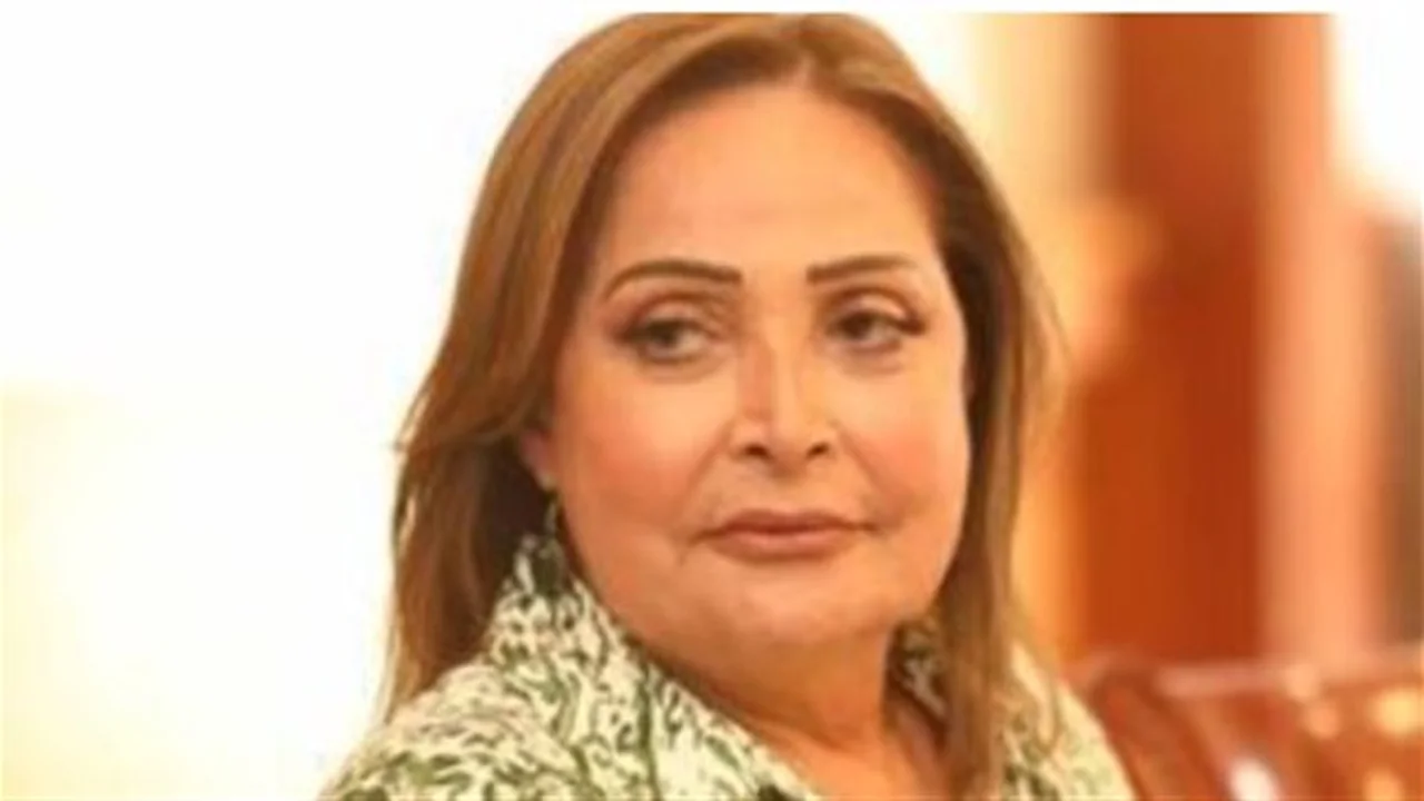 أسرار البدايات.. كيف رسمت عائلة تيسير فهمي ملامح مسيرتها الفنية الأولى؟